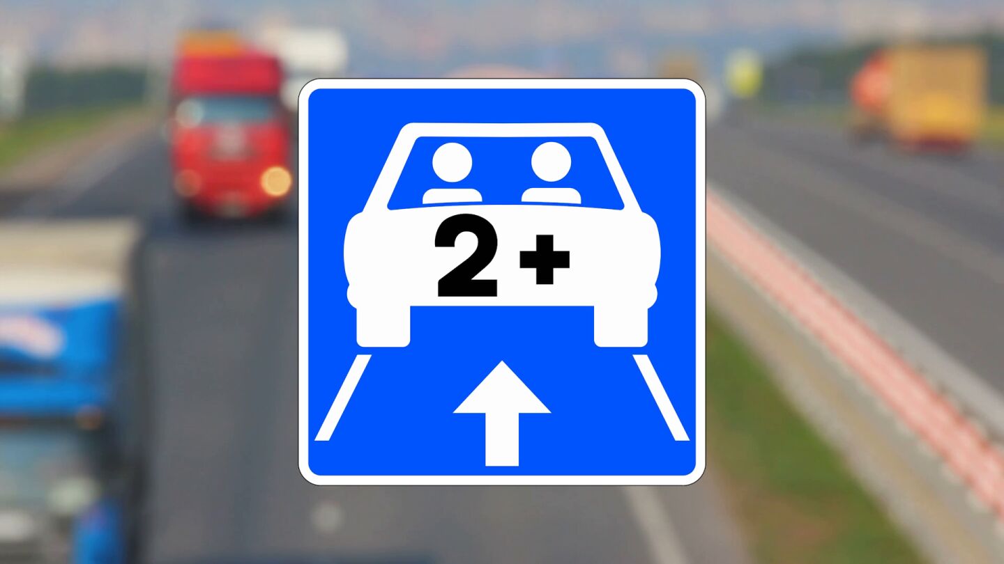 &iquest;Viajas solo en el coche? Esta nueva se&ntilde;al de la DGT te puede costar 200 &euro;