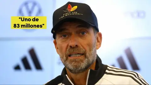 El seleccionador alemán prefiere el patriotismo positivo y carga contra la ultraderecha alemana: "No quiero dejar el orgullo nacional en manos equivocadas" El seleccionador alemán prefiere el patriotismo positivo y carga contra la ultraderecha alemana: "No quiero dejar el orgullo nacional en manos equivocadas"