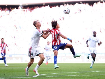 Dean Huijsen y Giuliano Simeone