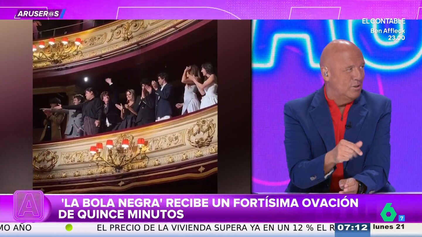 Alfonso Ar&uacute;s, sobre los m&aacute;s de 15 minutos de ovaci&oacute;n a los Javis por 'La bola negra': "&iquest;Se puede poner en x2 como los audios de WhatsApp?"