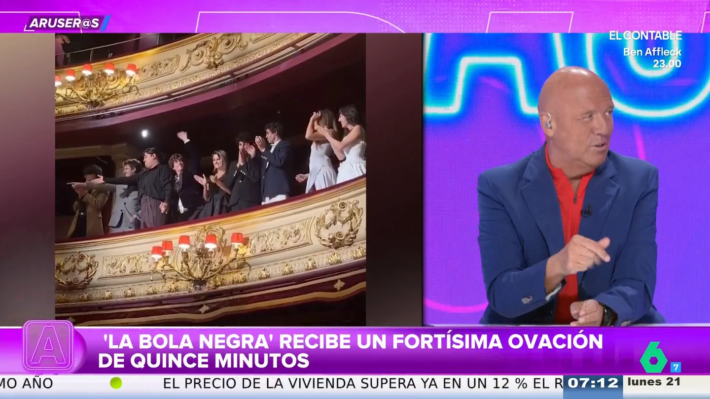 Alfonso Arús, sobre los más de 15 minutos de ovación a los Javis por 'La bola negra': "¿Se puede poner en x2 como los audios de WhatsApp?" Alfonso Arús, sobre los más de 15 minutos de ovación a los Javis por 'La bola negra': "¿Se puede poner en x2 como los audios de WhatsApp?"