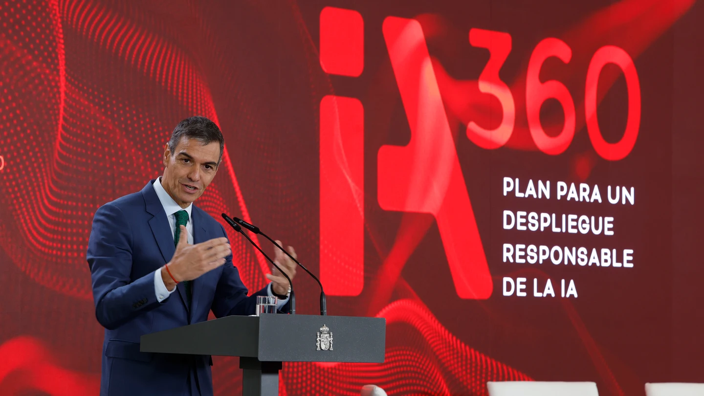 El presidente del Gobierno, Pedro Sánchez, durante la presentación de 'IA360: plan para un despliegue responsable de la IA' El presidente del Gobierno, Pedro Sánchez, durante la presentación de 'IA360: plan para un despliegue responsable de la IA'