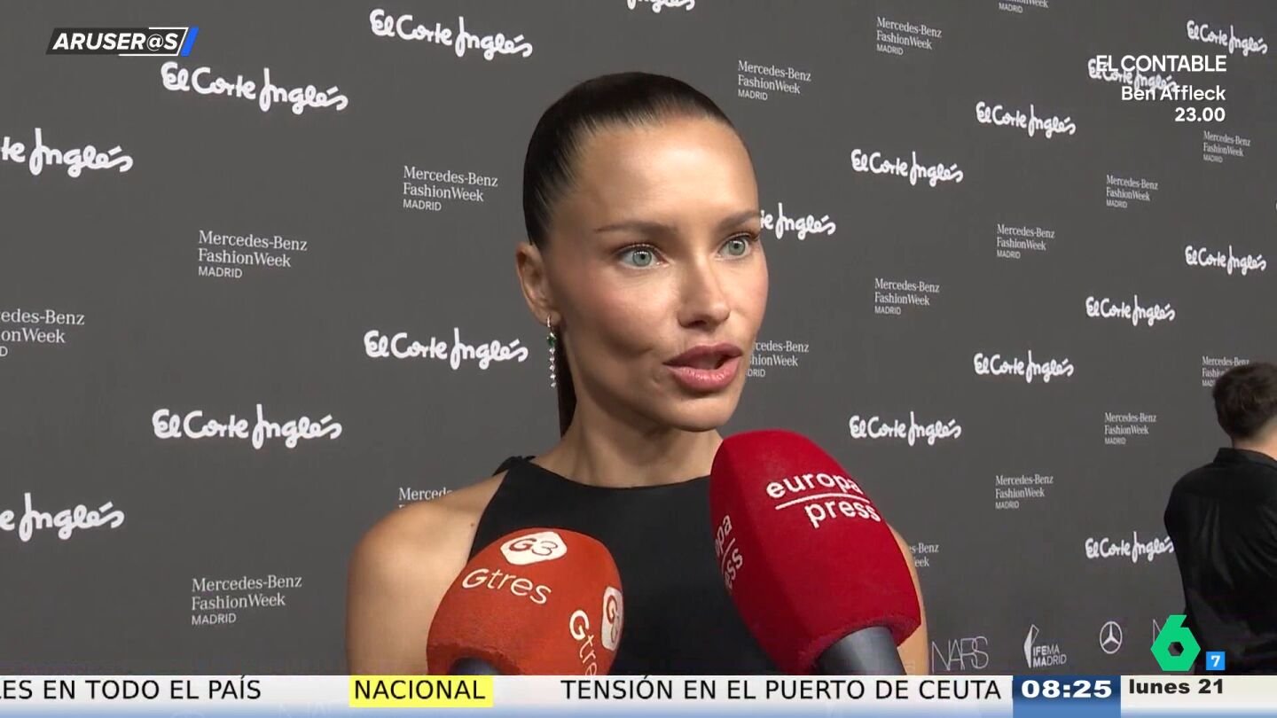 "'La Pantoja' no conozco. &iquest;Qu&eacute; es 'Pantoja'?": Adriana Lima se confiesa como una gran amante del flamenco en la Semana de la Moda de Madrid 