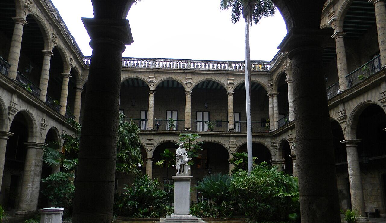 Palacio de los Capitanes Generales. Patio.