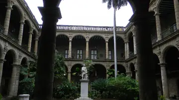 Palacio de los Capitanes Generales. Patio. Palacio de los Capitanes Generales. Patio.