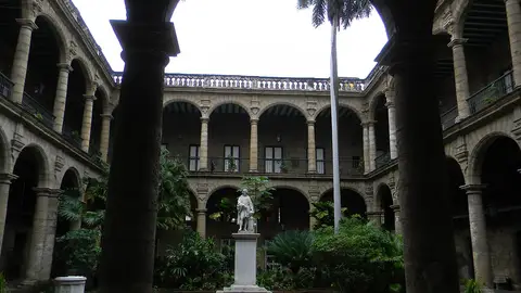 Palacio de los Capitanes Generales. Patio. Palacio de los Capitanes Generales. Patio.