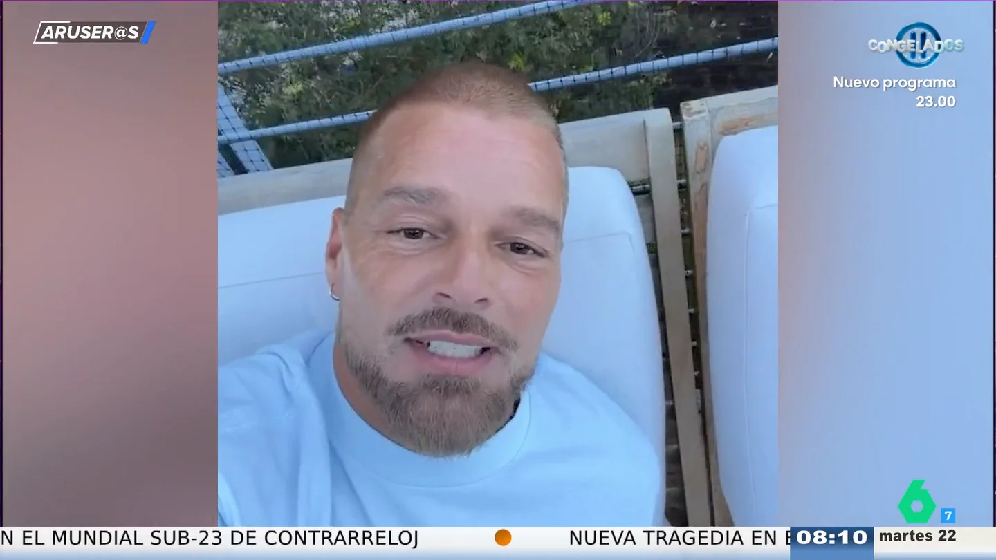 La broma de Alfonso Arús tras ver a Ricky Martin muy cambiado: "Vamos con la sección: '¿Qué se ha hecho en la cara?'" La broma de Alfonso Arús tras ver a Ricky Martin muy cambiado: "Vamos con la sección: '¿Qué se ha hecho en la cara?'"