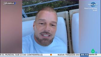 La broma de Alfonso Ar&uacute;s tras ver a Ricky Martin muy cambiado: "Vamos con la secci&oacute;n: '&iquest;Qu&eacute; se ha hecho en la cara?'"