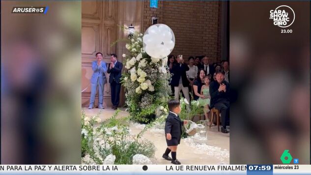 El viral del ni&ntilde;o de las alianzas que roba el protagonismo en una boda y desata las risas en Aruser@s