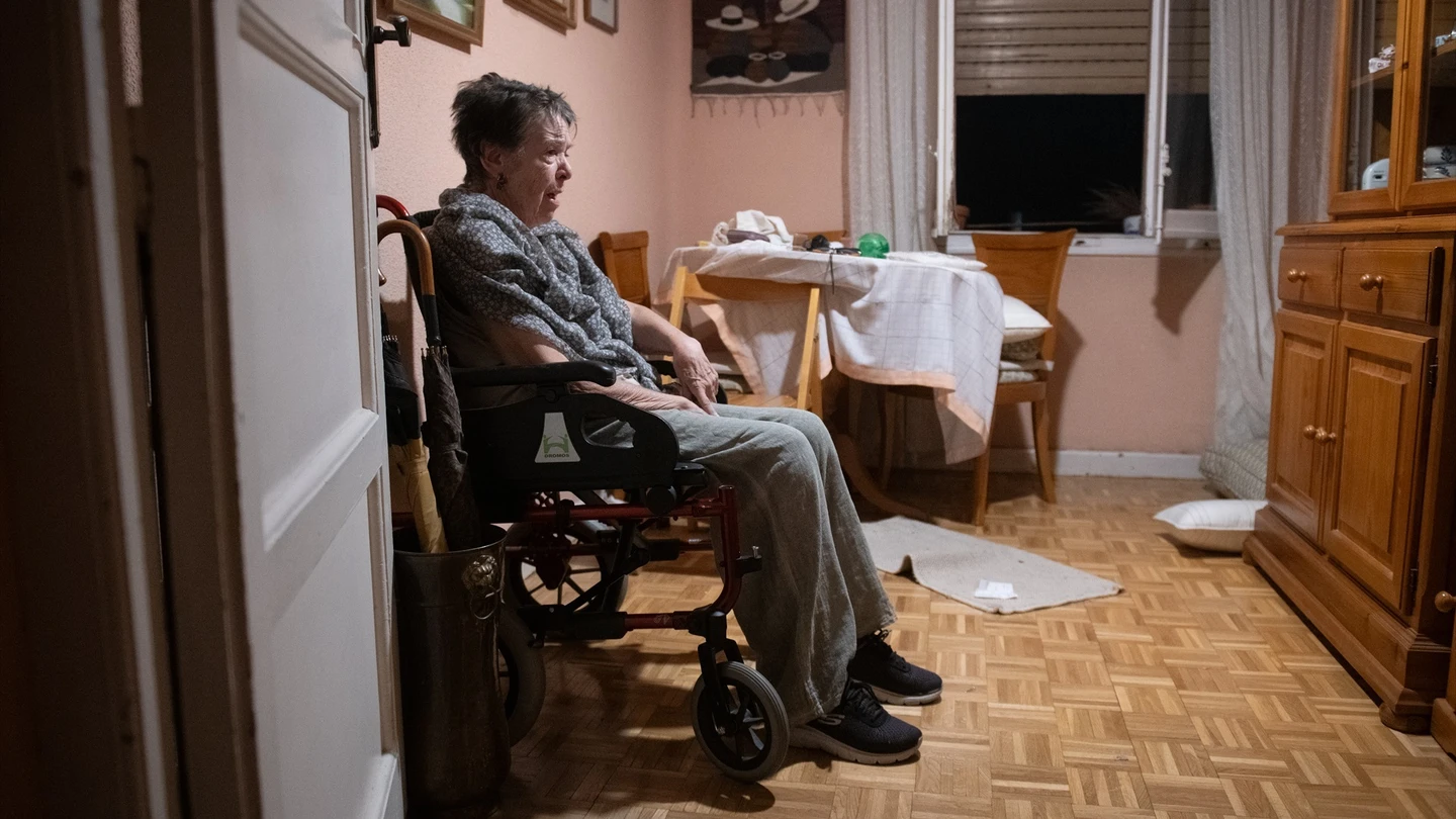 Maricarmen espera en su casa a que se ejecute o se impida el desahucio, a 23 de septiembre de 2026, en Madrid Maricarmen espera en su casa a que se ejecute o se impida el desahucio, a 23 de septiembre de 2026, en Madrid