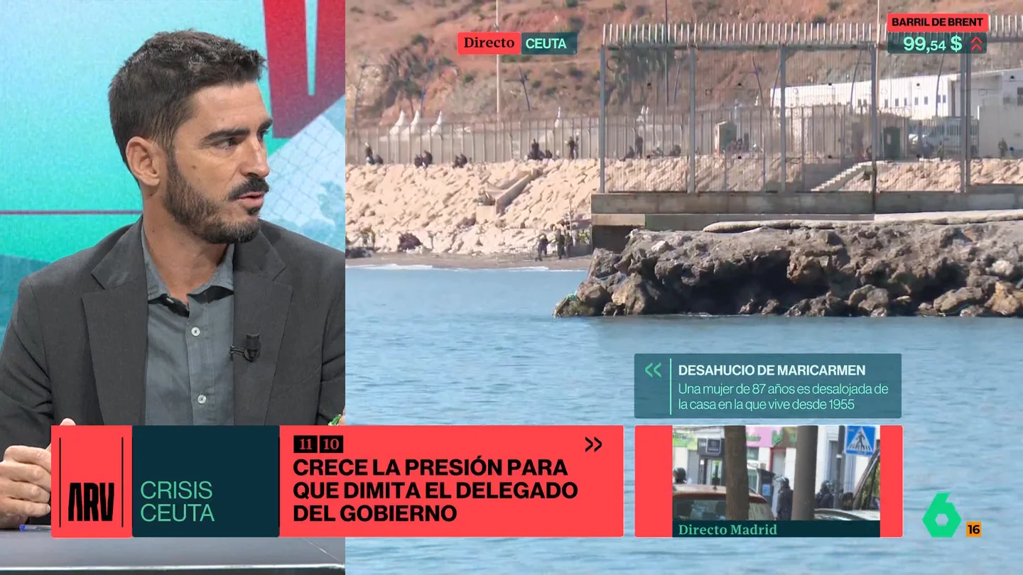 Juanma Lamet, sobre el delegado del Gobierno en Ceuta: "Se está planteando dimitir después de una gestión que no tiene un pase" Juanma Lamet, sobre el delegado del Gobierno en Ceuta: "Se está planteando dimitir después de una gestión que no tiene un pase"