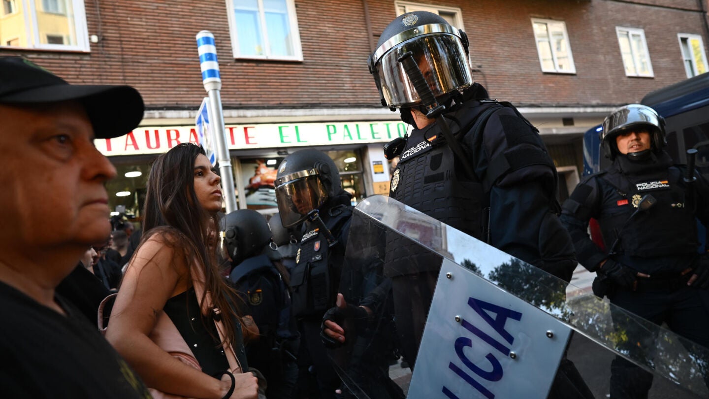 Desahucio de Maricarmen: tensi&oacute;n y presencia policial 