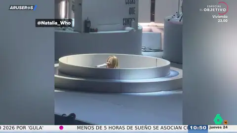 "Saliendo del tren", pero no al escenario: Amaia Montero se queda atrapada en la plataforma durante su concierto en Madrid "Saliendo del tren", pero no al escenario: Amaia Montero se queda atrapada en la plataforma durante su concierto en Madrid
