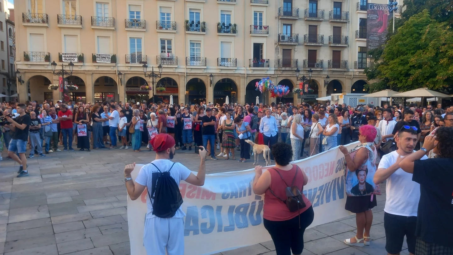 Concentración en Sevilla en apoyo a Maricarmen Concentración en Sevilla en apoyo a Maricarmen