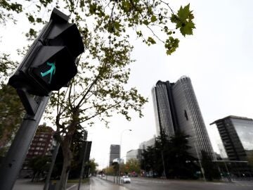 Sem&aacute;foro en verde para peatones