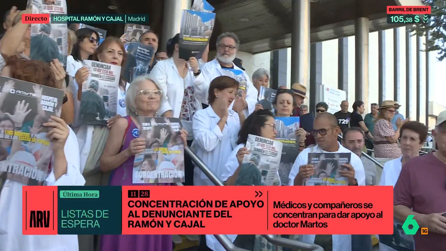 "¡Consejera, dimisión!": concentración de las médicas y médicos del Ramón y Cajal en apoyo al cirujano que denunció la manipulación de las listas "¡Consejera, dimisión!": concentración de las médicas y médicos del Ramón y Cajal en apoyo al cirujano que denunció la manipulación de las listas