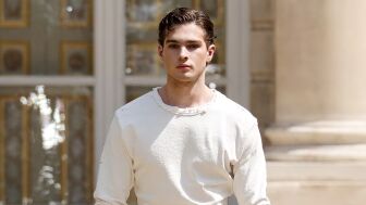 El 'influencer' Clavicular, en un desfile en Par&iacute;s en junio de 2026