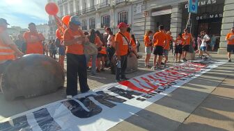 La calle se manifiesta contra los desahucios bajo el lema "Ni una Maricarmen m&aacute;s"