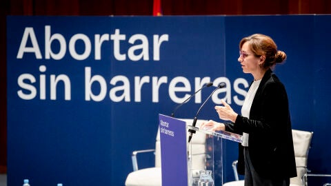 La ministra de Sanidad, M&oacute;nica Garc&iacute;a, interviene durante el acto &lsquo;Abortar sin barreras: del reconocimiento del derecho a la garant&iacute;a efectiva del acceso&rsquo;