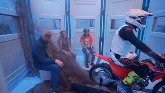 Fernando Romay acaba cubierto de barro en Congelados: "Tengo los huevos que no me valen ni para flan"