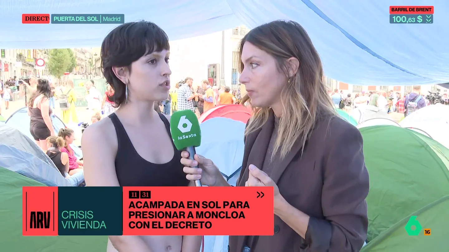Una joven de 21 años explica por qué está en la acampada de Sol: "La mitad de mi sueldo se va en pagar el piso y no tengo una vida digna" Una joven de 21 años explica por qué está en la acampada de Sol: "La mitad de mi sueldo se va en pagar el piso y no tengo una vida digna"
