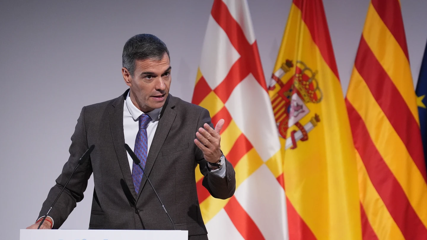 El presidente del Gobierno, Pedro Sánchez, durante la presentación del informe 'Vidas Futuras', en el Disseny Hub Barcelona El presidente del Gobierno, Pedro Sánchez, durante la presentación del informe 'Vidas Futuras', en el Disseny Hub Barcelona