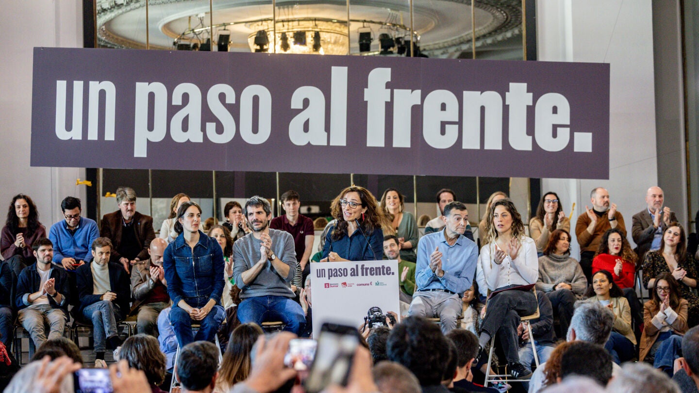 Representantes de las formaciones Izquierda Unida, Movimiento Sumar, M&aacute;s Madrid y Comuns, durante el acto 'Un paso al frente'