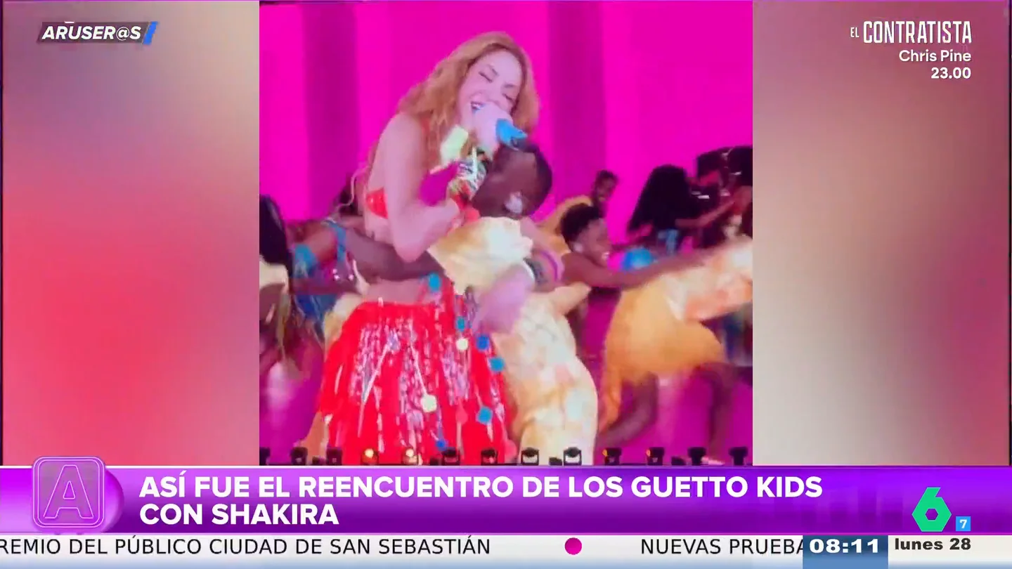 El emotivo reencuentro de Shakira con los niños de los Ghetto Kids en Madrid: "Y además, triunfaron sobre el escenario" El emotivo reencuentro de Shakira con los niños de los Ghetto Kids en Madrid: "Y además, triunfaron sobre el escenario"