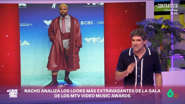 El 'experto en moda' de Zapeando hace un repaso de los outfits que han llevado algunos invitados de esta gala musical que ha tenido lugar recientemente. Descubre sus divertidos apuntes en el v&iacute;deo principal. 