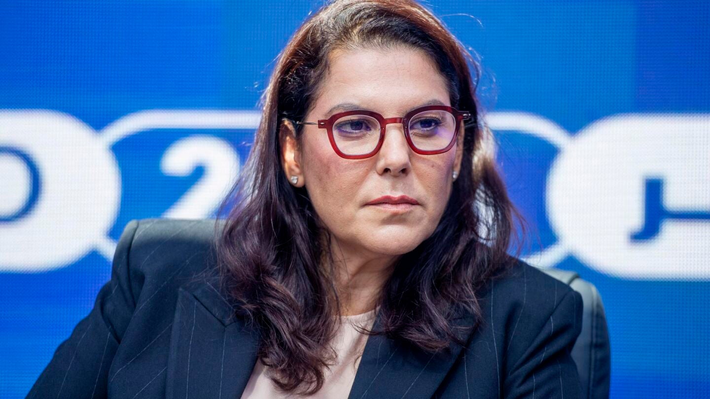 Fatima Ezzarah El Mansouri, del Partido Autenticidad y Modernidad (PAM), durante una rueda de prensa el 24 de septiembre de 2026 en Rabat, Marruecos. 