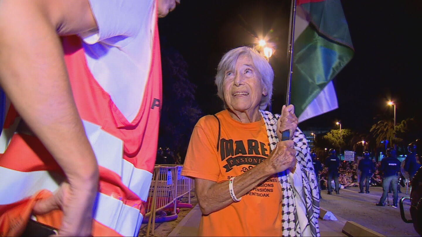 Luisa o la manifestante por la vivienda en Barcelona que a sus 87 a&ntilde;os recuerda: "El Gobierno no facilitar&aacute; la vida si la calle no lo exige"