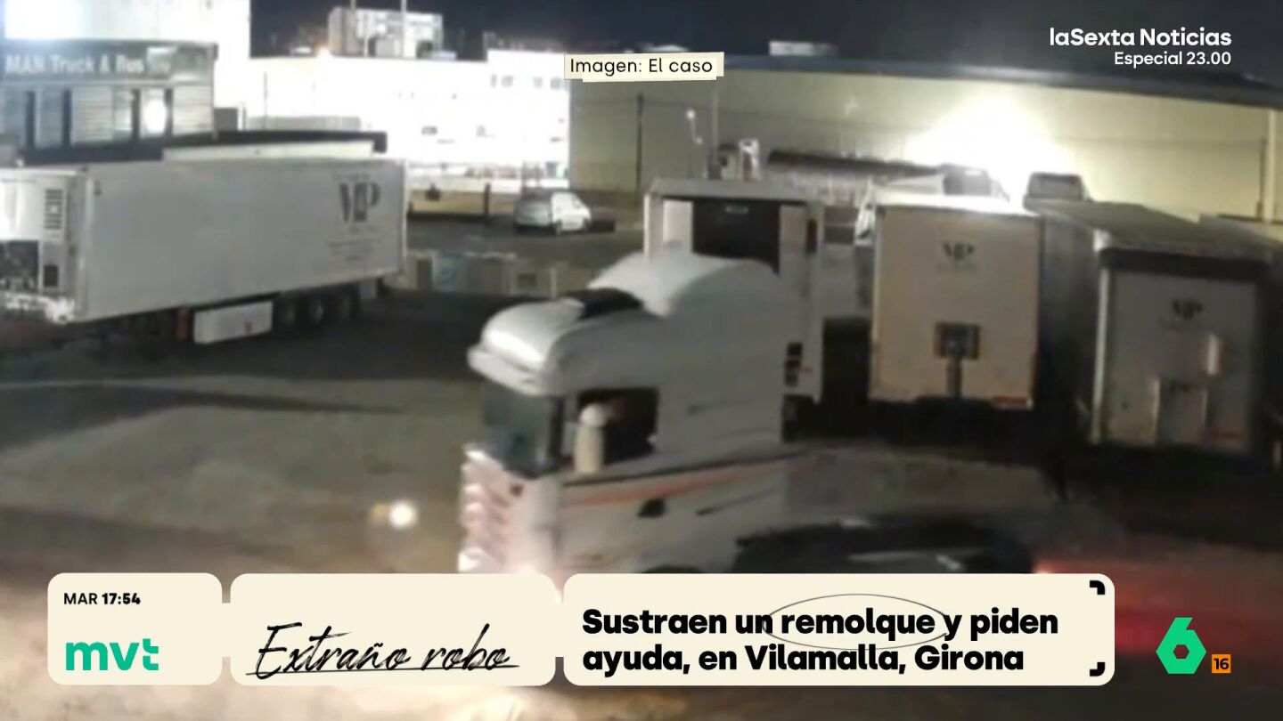 Las c&aacute;maras del aparcamiento grabaron como dos individuos encapuchados romp&iacute;an la puerta de este para que una cabeza tractora pudiera acceder a su interior. Despu&eacute;s, se enganchaba al remolque para poder llev&aacute;rselo. 