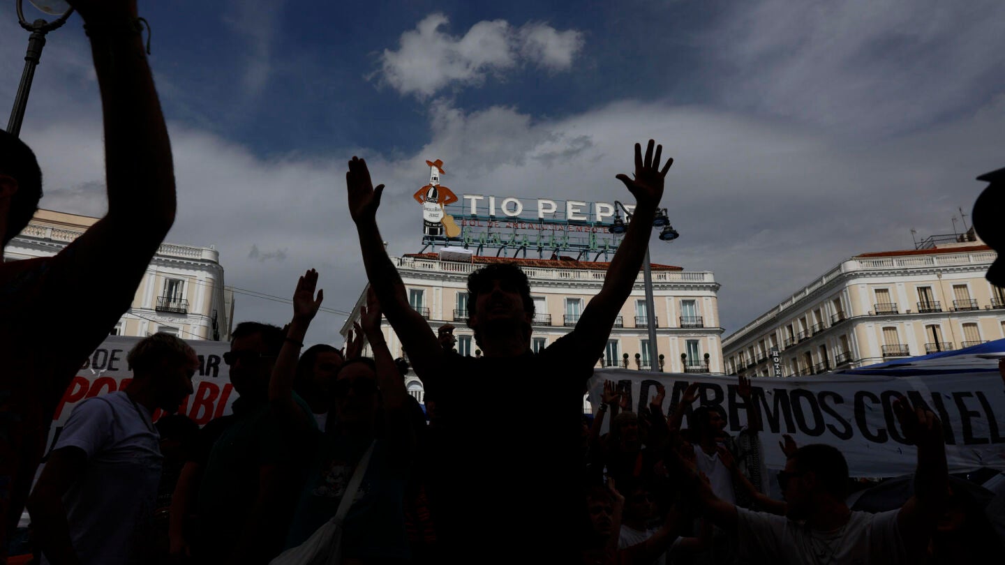 Vista de los acampados en protesta por la situaci&oacute;n de la vivienda en la Puerta del Sol en Madrid este mi&eacute;rcoles.
