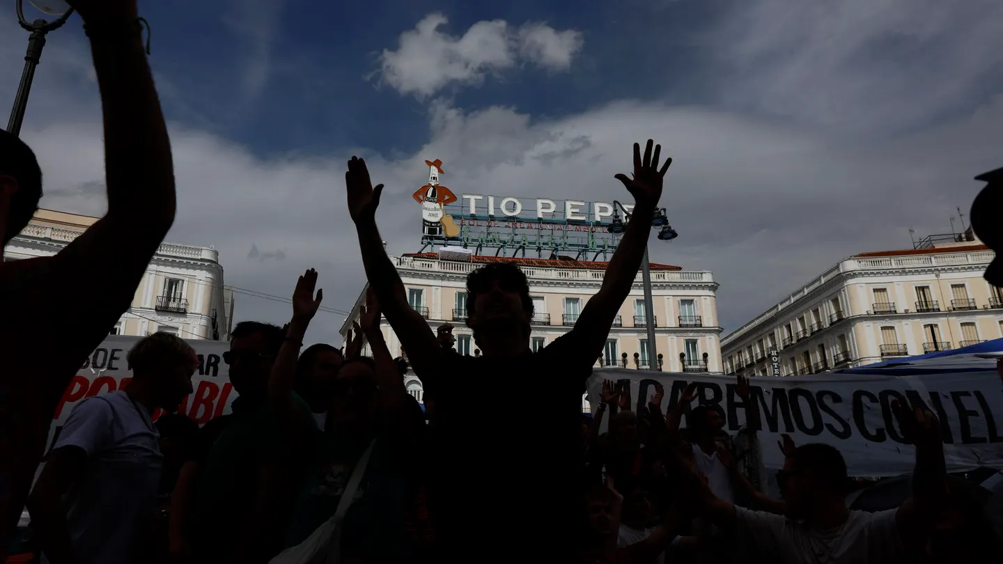 Vista de los acampados en protesta por la situación de la vivienda en la Puerta del Sol en Madrid este miércoles. Vista de los acampados en protesta por la situación de la vivienda en la Puerta del Sol en Madrid este miércoles.