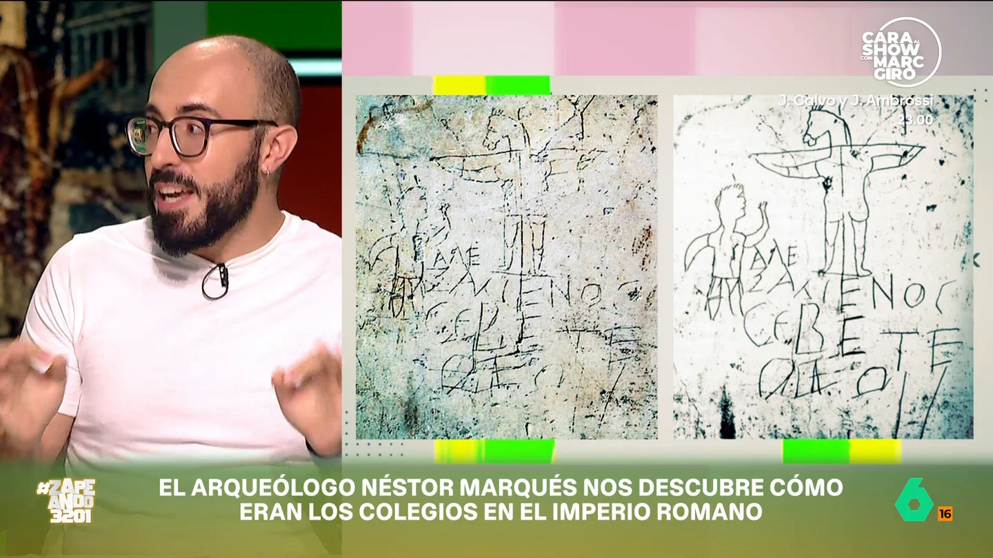 Néstor Marqués explica cómo la imagen de Cristo más antigua de la historia es en realidad un ejemplo de bullying Néstor Marqués explica cómo un dibujo de Cristo crucificado en lo que pudo ser la escuela del palacio imperial, el más antiguo que existe, se hizo para burlarse de un estudiante que podría ser cristiano.