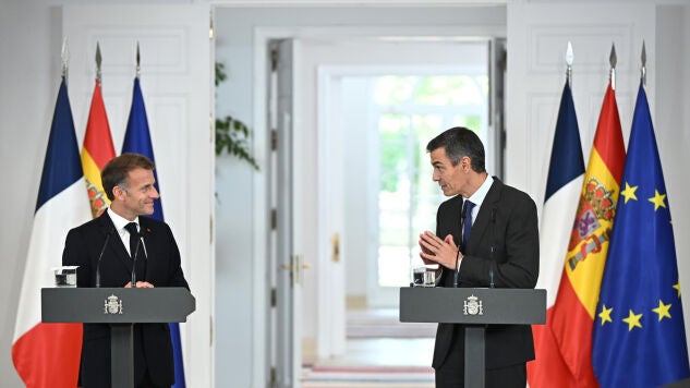 S&aacute;nchez se disculpa ante Macron "por el voto negativo que sufri&oacute; el tratado de amistad" por culpa del PP