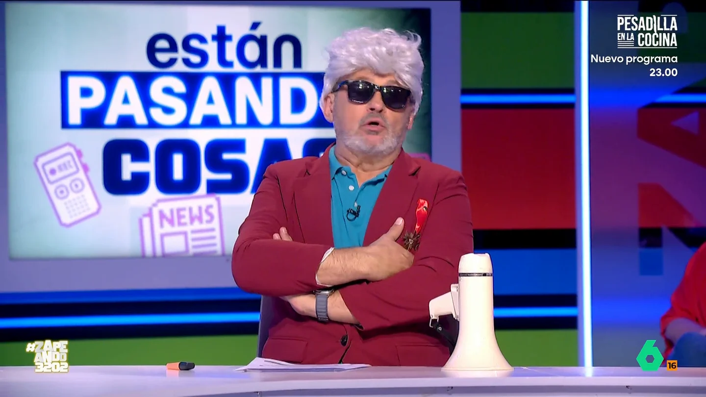 'Pedro Almodóvar' cuenta en Zapeando cómo se siente tras recibir la más alta condecoración francesa Miki Nadal se ha transformado en el director manchego después de que este reciba, de la mano de Emmanuel Macron, la Legión Francesa. 'Almodóvar' confiesa ser "muy francófilo".