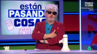 Miki Nadal se ha transformado en el director manchego despu&eacute;s de que este reciba, de la mano de Emmanuel Macron, la Legi&oacute;n Francesa. 'Almod&oacute;var' confiesa ser "muy franc&oacute;filo". 