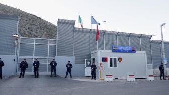 Foto de archivo del centro de detenci&oacute;n de migrantes gestionado por Italia en Albania.