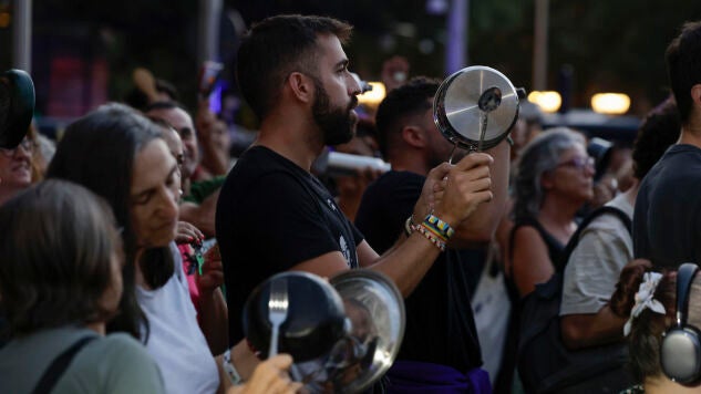 Cacerolada celebrada este jueves frente al Ayuntamiento de Madrid.
