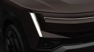 Hyundai tenía un SUV con 11 millones de unidades vendidas. Y en vez de repetir la fórmula, ha cambiado por completo para crear el nuevo coche grande moderno Hyundai tenía un SUV con 11 millones de unidades vendidas. Y en vez de repetir la fórmula, ha cambiado por completo para crear el nuevo coche grande moderno
