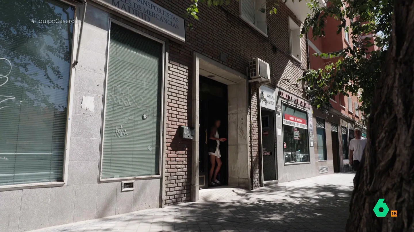 Buscando inquilinos más rentables: de ofrecer pisos completos a alquilar por habitaciones Cada vez es más habitual que los pisos pasen de alquilarse en totalidad a dividirse por habitaciones para conseguir una mayor rentabilidad. Llegan, incluso, a alquilar habitaciones a más de una persona.