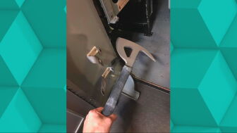 Emiratos &Aacute;rabes confirma que el copiloto de Flydubai quer&iacute;a cometer un "acto terrorista": atac&oacute; al piloto con un "hacha de emergencia".