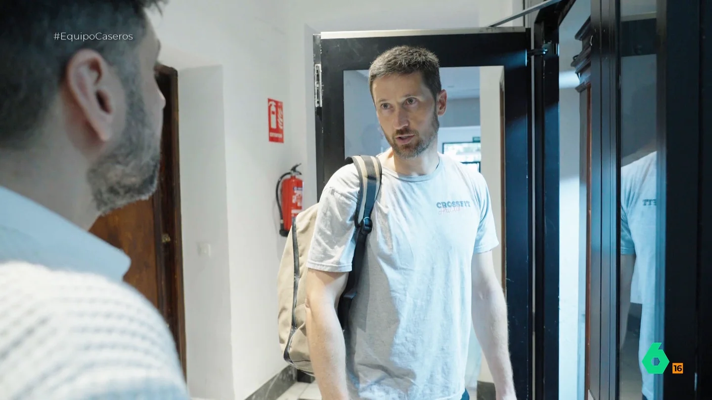 Un vecino de Maricarmen cuenta que él compró su piso a Renta Corporación: "Los reformaban y los vendían" Esta compañía adquirió el edificio en el que se ubicaba el inmueble en el que vivía Maricarmen en el año 2018. Este vecino señala que cuando el lo adquirió, no todos los pisos estaban en venta.