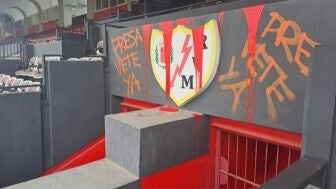Asaltan el estadio de Vallecas y vandalizan el palco