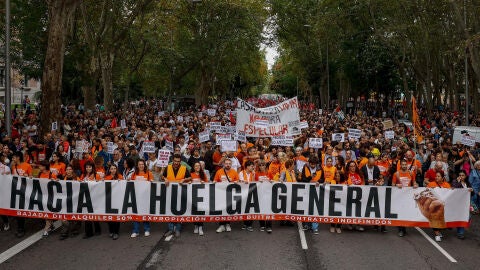"Hacia la huelga general", cabecera de una de las marchas en Madrid