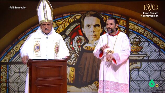 La 'Iglesia Aznariana' del 'papa Wyoming' y el 'monaguillo Mateo' analiza las declaraciones de Aznar en las que alerta de que una victoria de S&aacute;nchez en las elecciones significar&iacute;a el fin de la monarqu&iacute;a y 'rezan' por su sucesor "fray Feij&oacute;o".