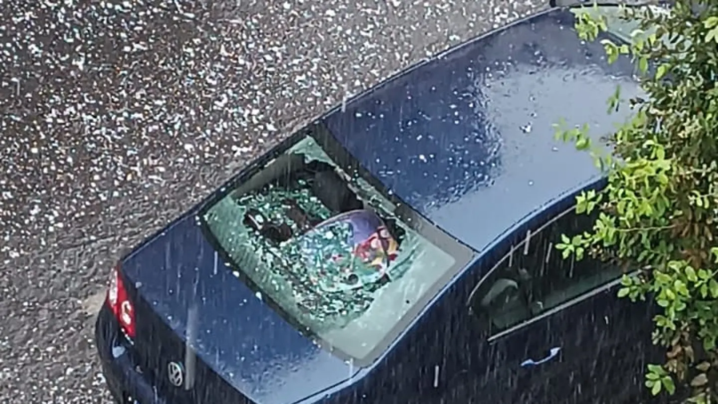 Una fuerte granizada en Talavera de la Reina (Toledo) provoca inundaciones y la caída de árboles Una fuerte granizada en Talavera de la Reina (Toledo) provoca inundaciones y la caída de árboles