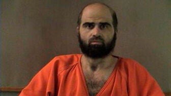 Nidal Hasan, acusado de matar a 13 personas y herir a 31 en un tiroteo ocurrido en noviembre de 2009 en Fort Hood, aparece en una fotograf&iacute;a de archivo