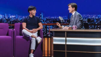 C&oacute;mo El Mago Pop conquist&oacute; Reino Unido antes que Espa&ntilde;a: lo que hab&iacute;a detr&aacute;s de su programa en ingl&eacute;s con famosos